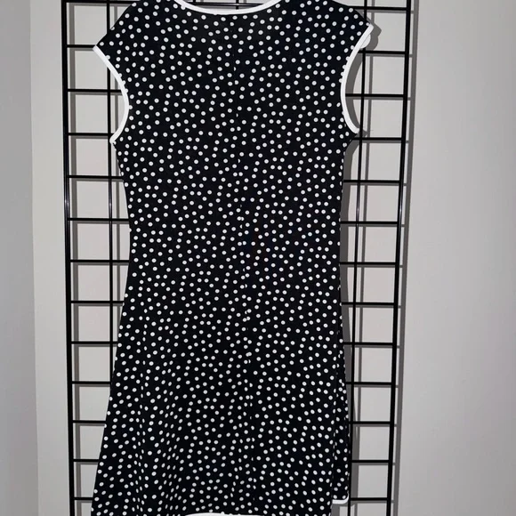 Stylish Polka Dot Dress - Black and White - Picture 3 of 3